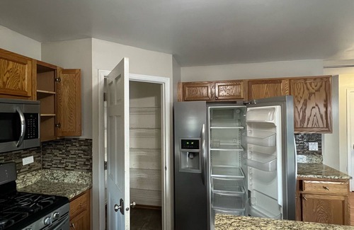 Shorewood House | Modern 4 Bedroom Private Vacation Home