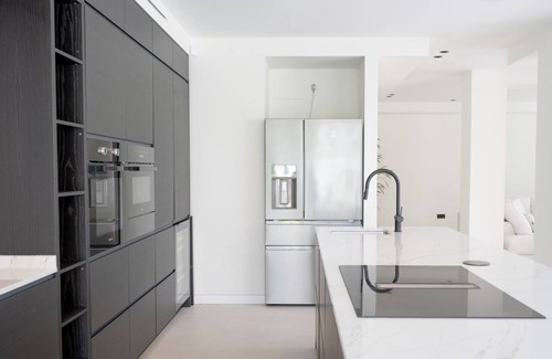 Urbanizacion Marbessa House | Modern 4 Beds Luxe Villa 550m to Las Cañas Beach!