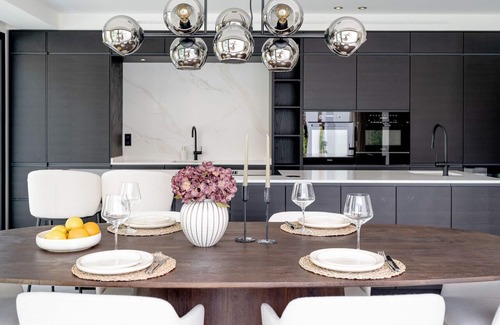 Urbanizacion Marbessa House | Modern 4 Beds Luxe Villa 550m to Las Cañas Beach!