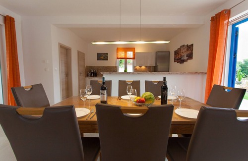 Milohnici Villa | Modern 4* villa with high-quality furnishings and private pool