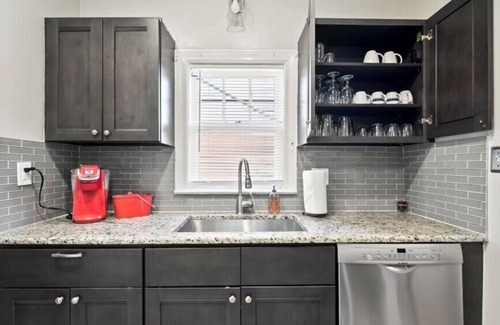 Sunrise Terrace House | Modern 4BR Midtown Home |Expo Square |Pet-Friendly