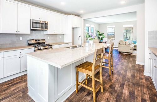 Ontario House | Modern 4BR Retreat: Fast WiFi, Flexible Lease, Pet-Friendly, Near ONT Air #41414