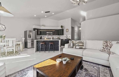 Southwest Ada County Alliance House | Modern 4BR w/Hot Tub - Fire Pit - Stylish Stay