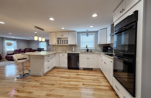 West Yarmouth House | Modern 5 Bedroom Beach House! Walk to Seagull Beach! 0.3mile