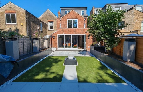 Wimbledon House | Modern 5-Bedroom Family Home in Wimbledon, SW19