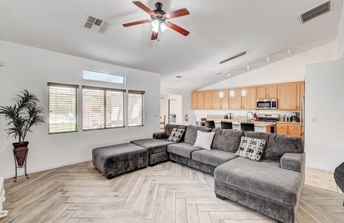 Green Valley House | Modern 5 Bedroom Private Home