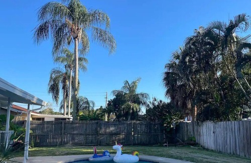 Tanglewood Villa | Modern 5 bedroom, 2 baths Venetian villa with pool