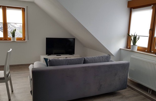 Altenfurt Apartment | Modern apartment with good transport links near the fair