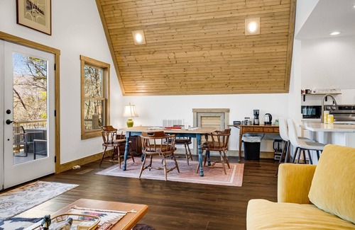 Marshall Cabin | Modern A-Frame Away from it All!