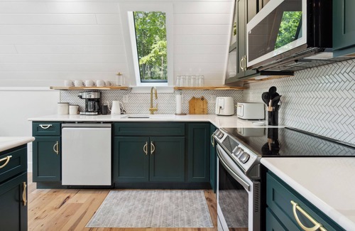 Valois House | Modern A-Frame near many wineries and activities: fire pit, King beds, & more!