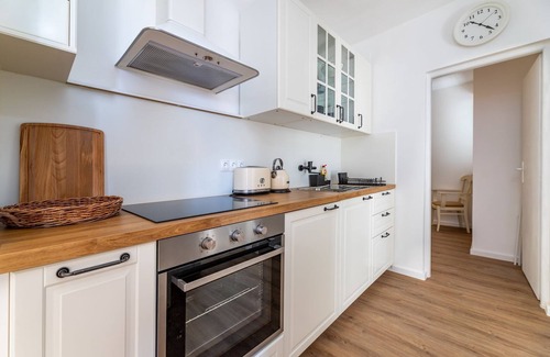 Baska Apartment | Modern accommodation just 400 metres from the beach