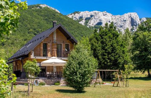 Karlobag Ski Chalet | Modern Alpine Monsalbius Chalet