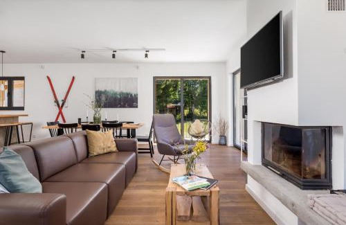 Karlobag Ski Chalet | Modern Alpine Monsalbius Chalet