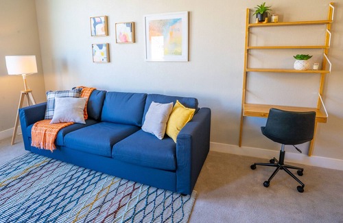 Centerra Apartment | Modern and brand New apartment Loveland