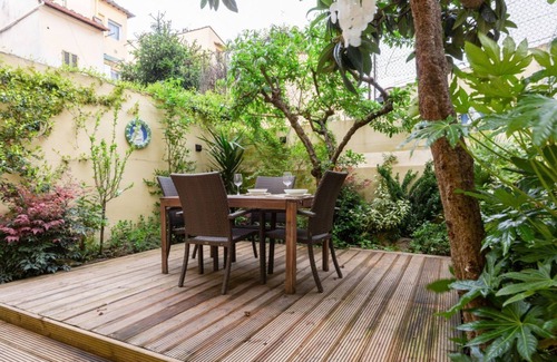 Santo Spirito Apartment | Modern and bright 45 sqm apartment with private patio, perfect for 4 people, located on the ground floor of a period building in good condition. The property is located in Oltrarno district, an extremely quiet and relaxing area, but at the same time very