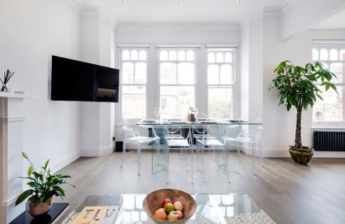 Highgate Apartment | Modern and Bright Highgate Gem