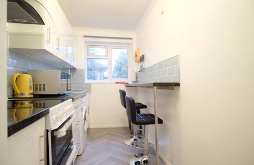 Goresbrook Apartment | Modern and Bright One bed flat