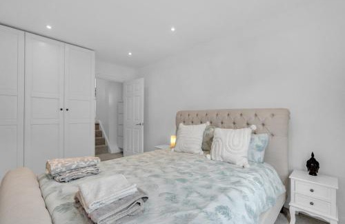 Harrow Road Apartment | Modern and Cosy 2 bedroom Flat in Notting Hill