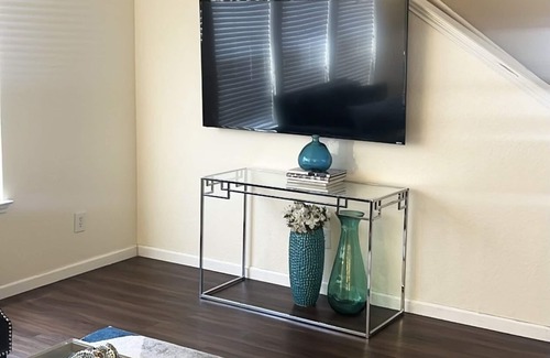 San Antonio House | Modern and cozy close to seaworld and much more