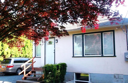 Chilliwack Proper Village West House | Modern and Simple, Family friendly, Sun Deck & Garden, close to downtown