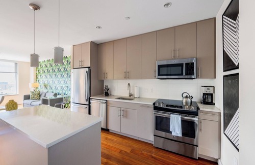 Seaport District Apartment | Modern and Spacious One Bedroom In Seaport