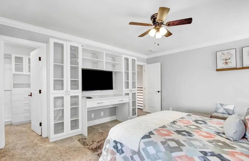 Fullerton House | Modern and Stylish 4-bedroom Home