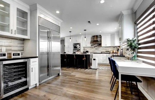 Fullerton House | Modern and Stylish 4-bedroom Home