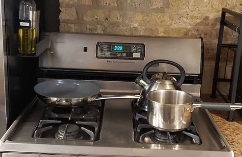 Chicago Apartment | Modern and Stylish Private1BR Garden Apt in Logan Square With Free Parking