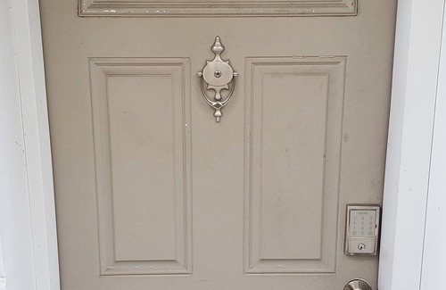 Chicago Apartment | Modern and Stylish Private1BR Garden Apt in Logan Square With Free Parking