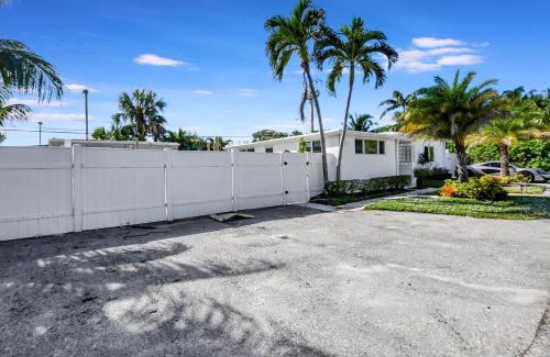 Delray Beach House | Modern and Updated Delray Beach Escape Sleeps 10