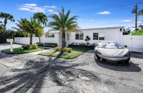 Delray Beach House | Modern and Updated Delray Beach Escape Sleeps 10