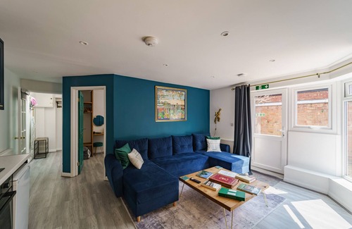 City Centre Apartment | Modern apartment pet friendly includes parking