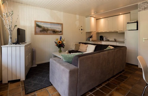 Nieuw-Haamstede Apartment | Modern apartment Torenhoeve 1 at a quiet holiday hotelcomplex