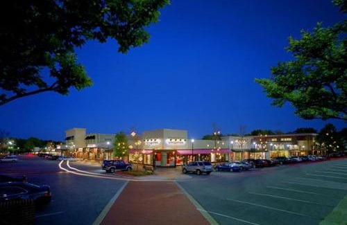 Southwest Raleigh Apartment | Modern Apartment - Cameron Village