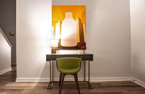 Mile Square Apartment | Modern Apartment Close To Everything CozySuites