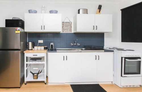 Cairns North Apartment | Modern Apartment Close to the City Centre 16
