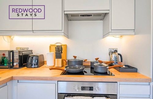 Basingstoke Apartment | Modern Apartment | Free Parking | WiFi & Netflix