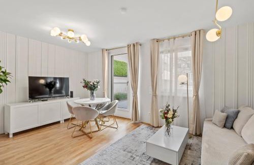 Donaustadt Apartment | Modern Apartment I Parking I Vienna