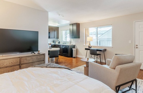 South San Jose Apartment | Modern Apartment in Prime Location (ID6920X50)
