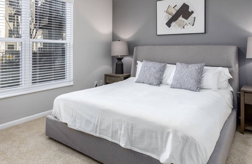 Northwest Columbus Apartment | Modern Apartment in Prime Location (ID8193X50)