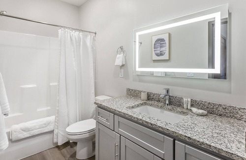 Valley Apartment | Modern Apartment in Prime Location (ID1002X858)