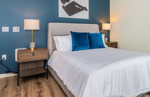 Kent Apartment | Modern Apartment in Prime Location (ID3380)