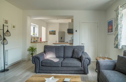 France Lynch Apartment | Modern Apartment in the Cotswolds Sleeps 6