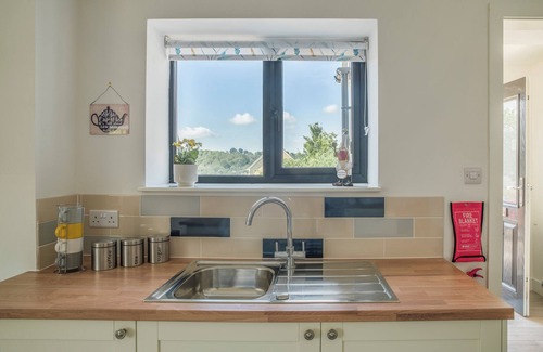 France Lynch Apartment | Modern Apartment in the Cotswolds Sleeps 6