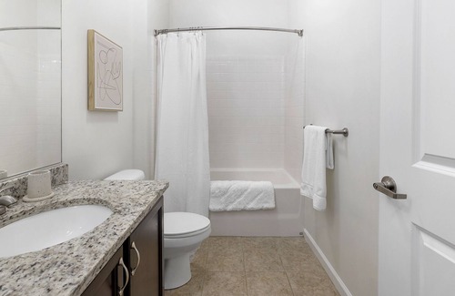 Chesapeake Apartment | Modern Apartment in Prime Location (ID1388X013)