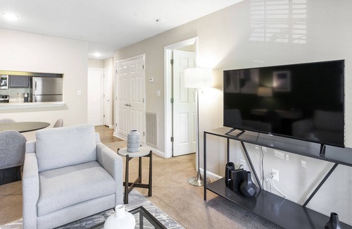 Greensboro Apartment | Modern Apartment in Prime Location (ID9016X24)