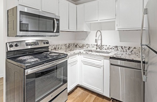 Rocky Hill Apartment | Modern Apartment in Prime Location (ID1167X633)