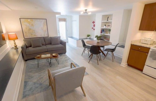Northwest Apartment | Modern Apartment in the Heart of Logan Circle