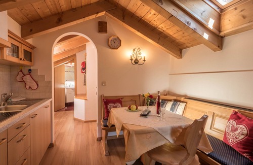 Lajen Apartment | Modern Apartment “Malga - Unterkehr” with Mountain View, Wi-Fi, Garden & Terrace