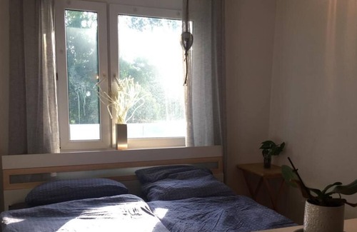 Rangierbahnhof-Siedlung Apartment | Modern Apartment near the Fair with Balcony & Wi-Fi